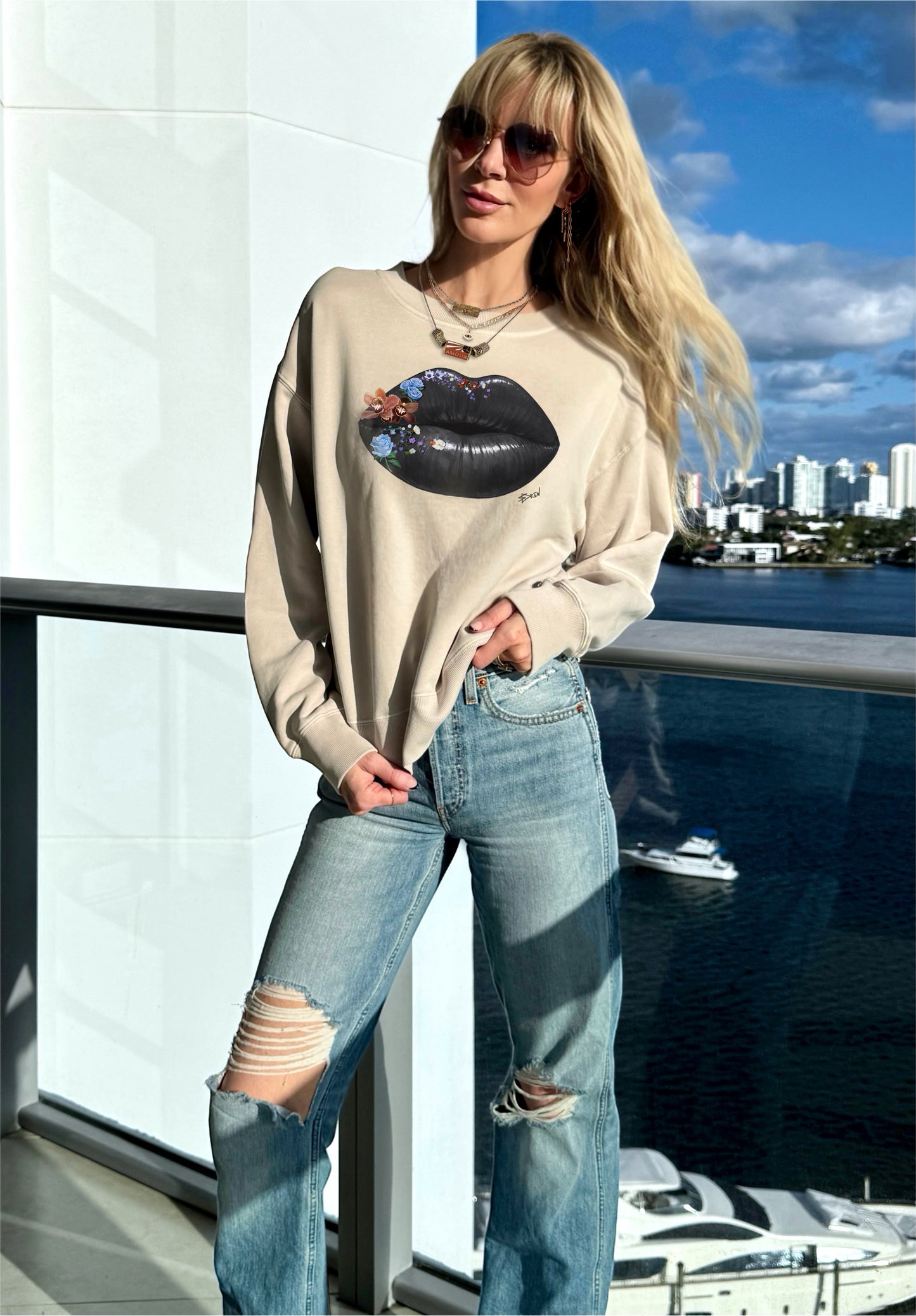 Lola Crewneck Sweatshirt - Noir Lips
